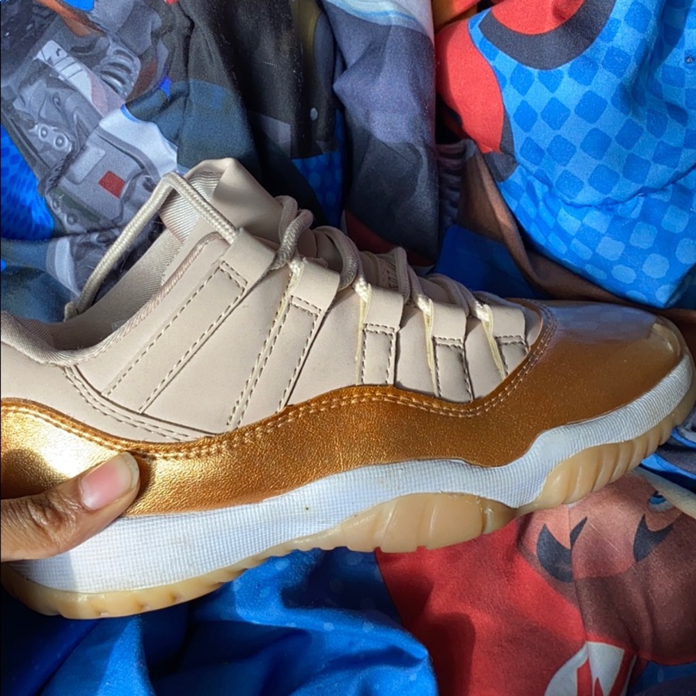 Jordan 11 women